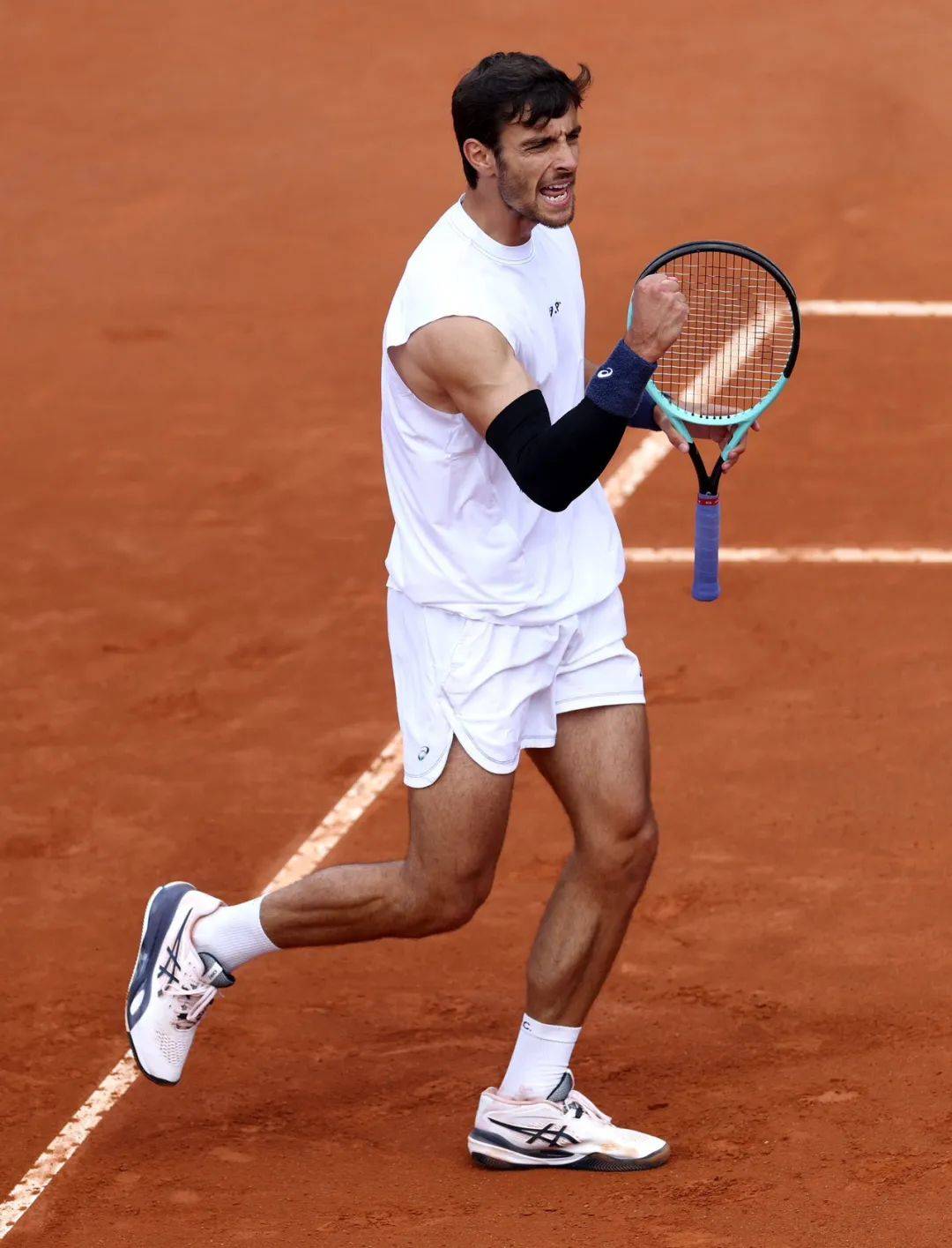 以其出色的 以其出色的